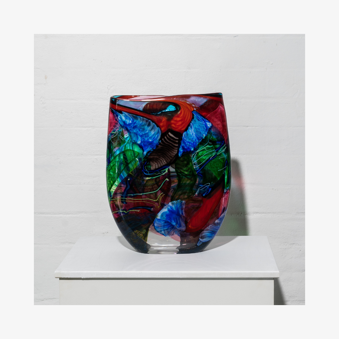 Crimson Shining Parrot, 2023